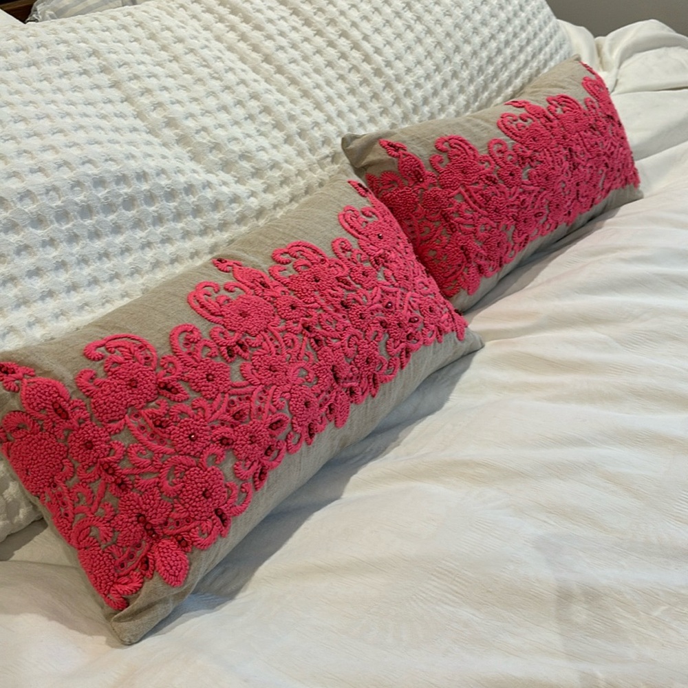 Set of 2 Kate Spade Linen Pillow cases with inserts